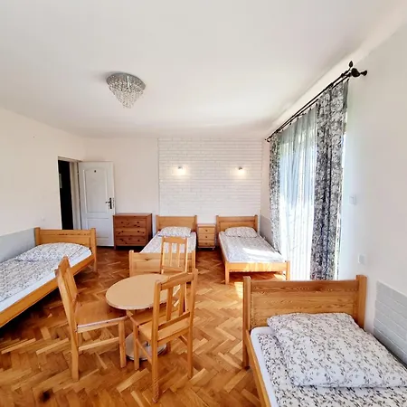 Hostel Rumiankowy Airport