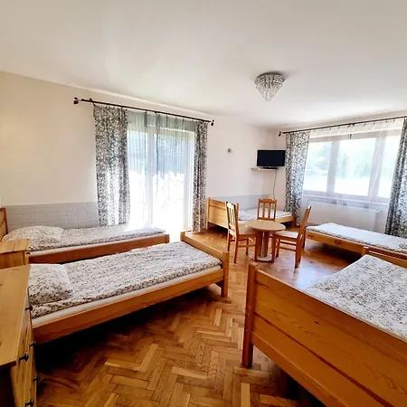 Rumiankowy Airport Хостел *