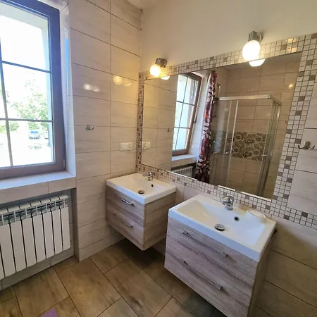 Hostel Rumiankowy Airport Wroclaw