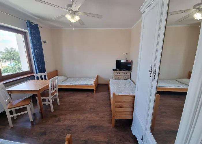 Хостел Rumiankowy Airport *