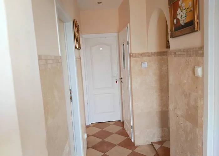 Хостел Rumiankowy Airport Вроцлав