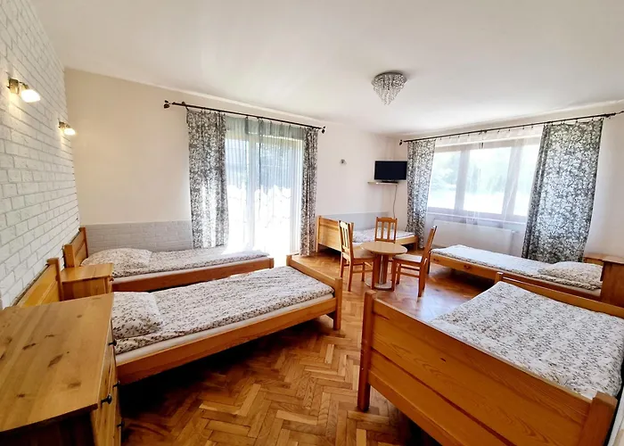 Rumiankowy Airport Хостел *